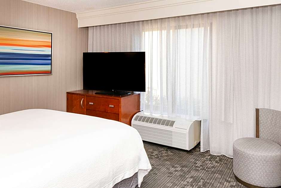 Courtyard by Marriott Bloomington