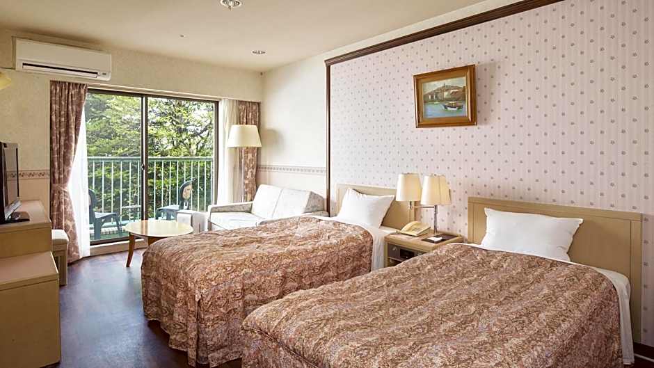Izu-Kogen Wan Wan Paradise Condominium