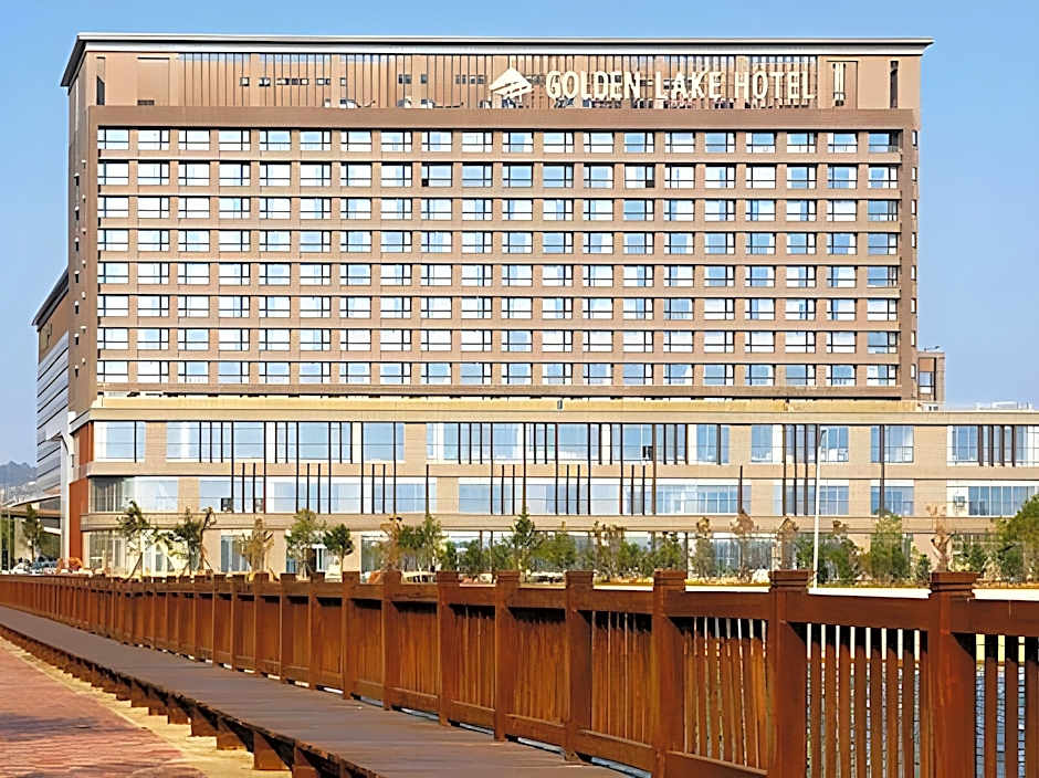 Golden Lake Hotel