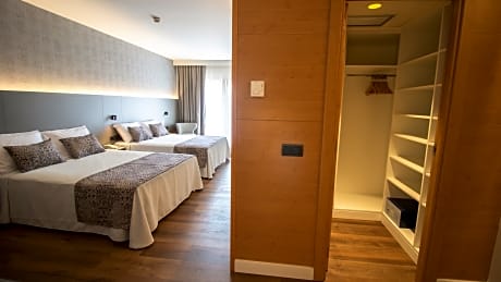 STANDARD 2 ADULTS + 2 CHILDREN