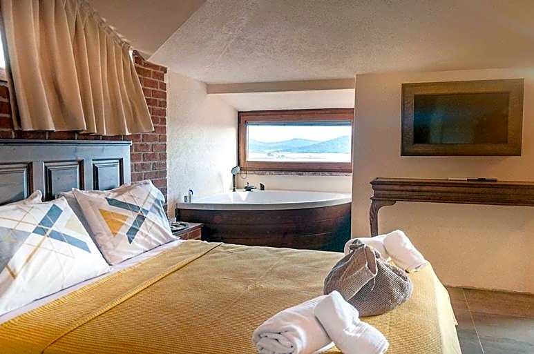 Cunda Tas Konak Otel