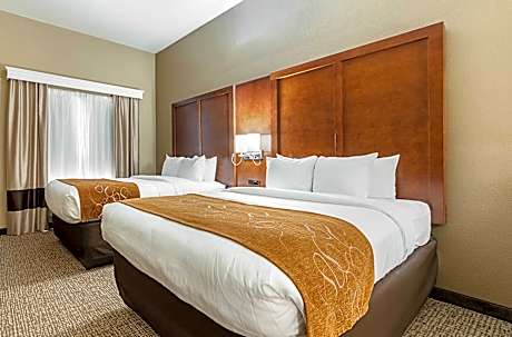 2 Queen Beds, Suite, Nonsmoking