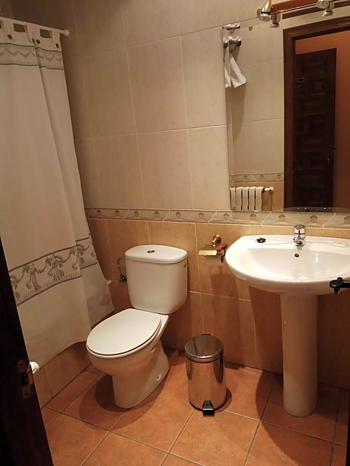 Hostal Restaurante Raton