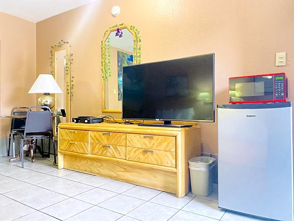 Tides Inn at Stehli Beach