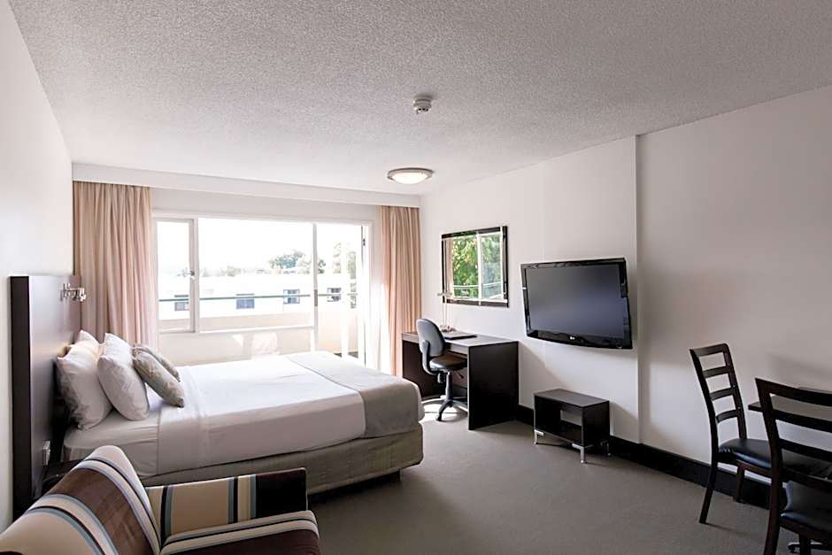 St Ives Motel Apartments