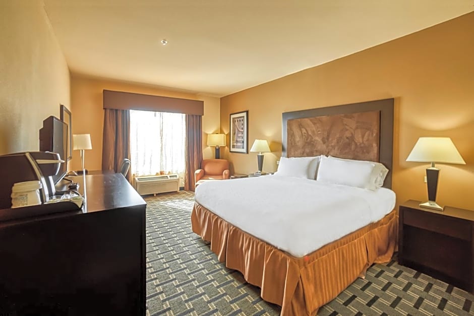 Holiday Inn Express and Suites Beeville
