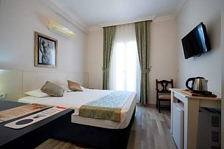 Studio with Balcony
