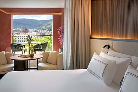 Supreme Mirador The Level