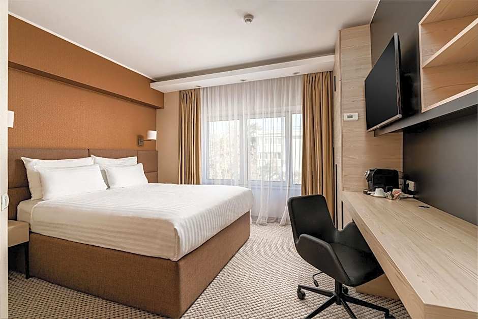 Crystal Palace Hotel