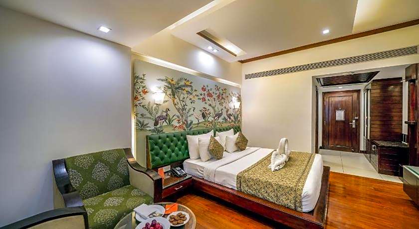 Hotel Saffron Leaf