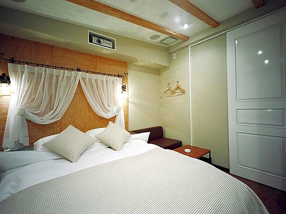 Hotel Woo (Adults Only)