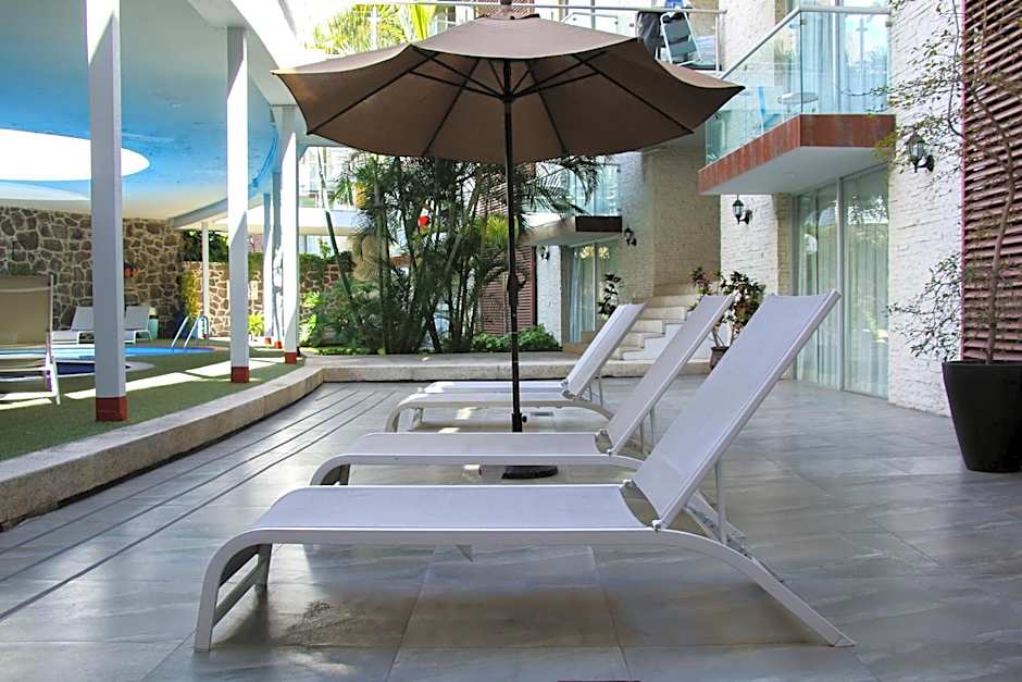 Country Hotel & Suites