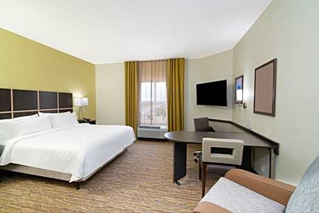 One-Bedroom King Room with Roll-in Shower - Hearing Accessible - Non-Smoking