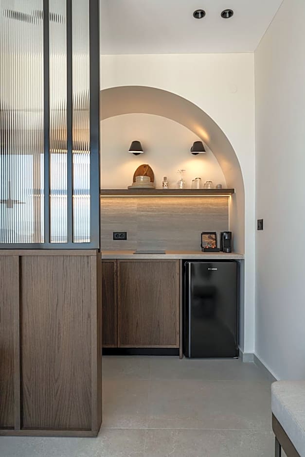Thelèsi Apartments, 100m from the beach