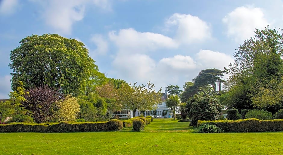 Cedar House Boutique B&B