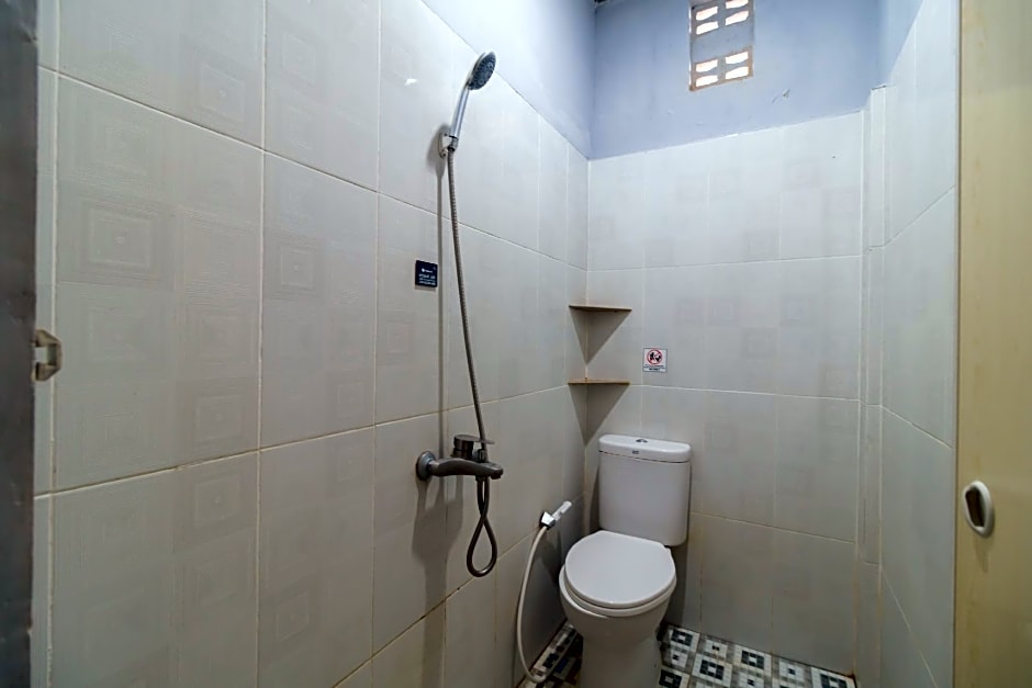 RedDoorz Plus near Ramayana Pematangsiantar