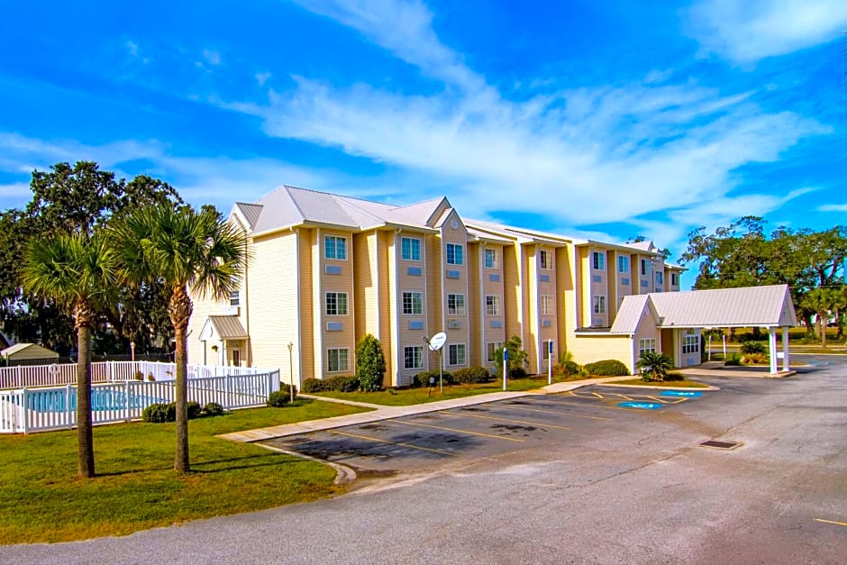 Americas Best Value Inn & Suites Brunswick