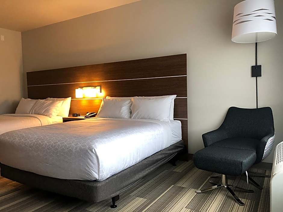 Holiday Inn Express & Suites Madison By IHG