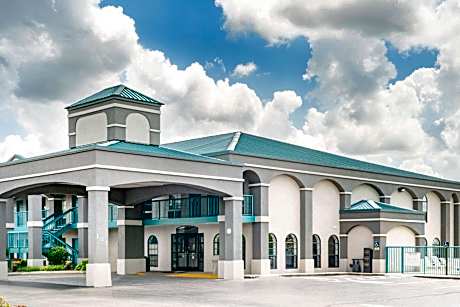 Super 8 by Wyndham Murfreesboro