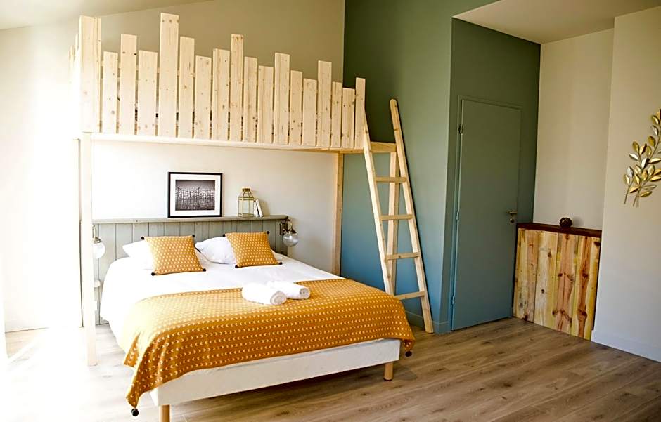 Georges Hostel & Café