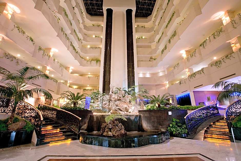 HS HOTSSON Hotel Leon