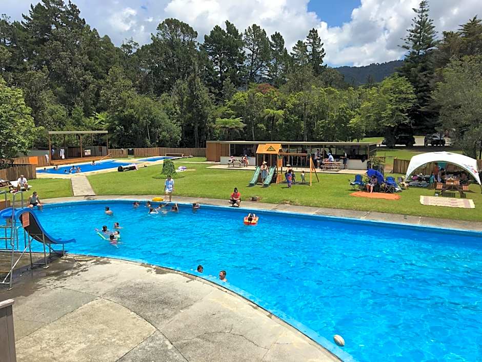 Sapphire Springs Holiday Park and Thermal Pools