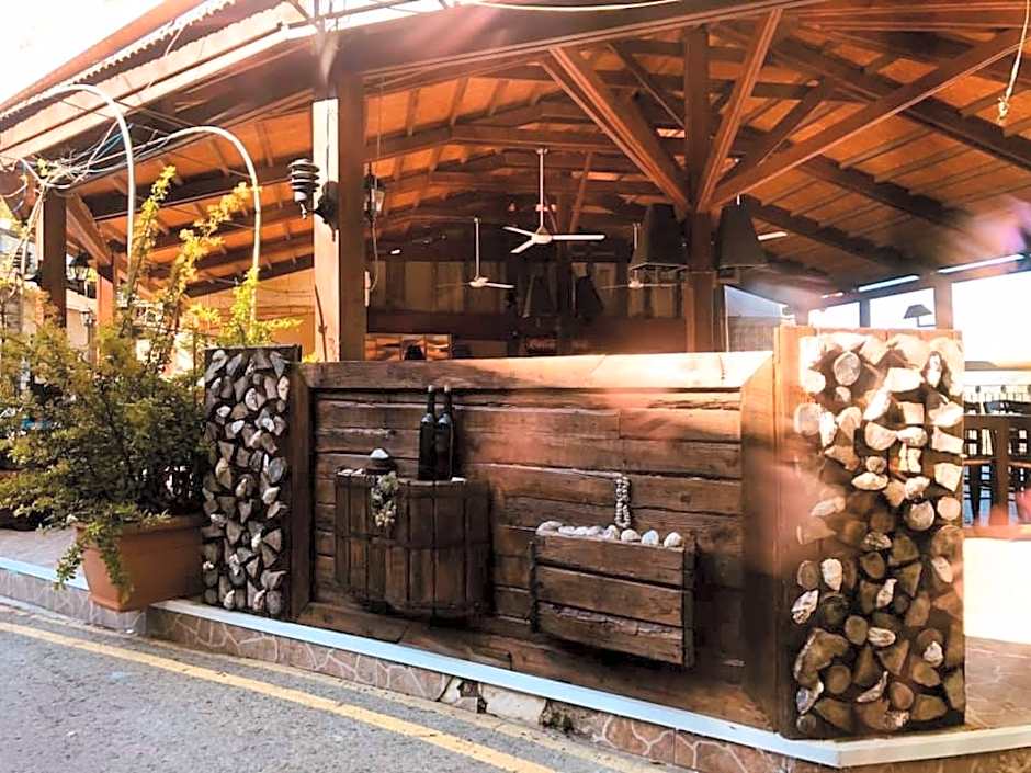 Mountain Rose Hotel & Restaurant