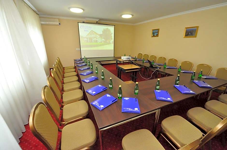 Hotel Chabrowy Dworek