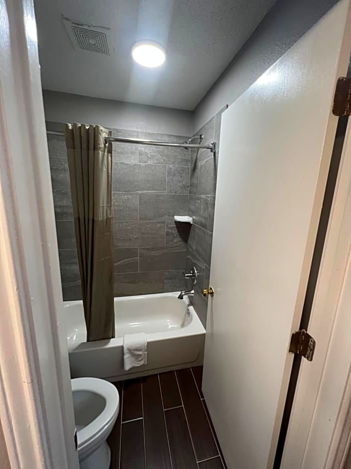 Key West Inn - Tuscumbia