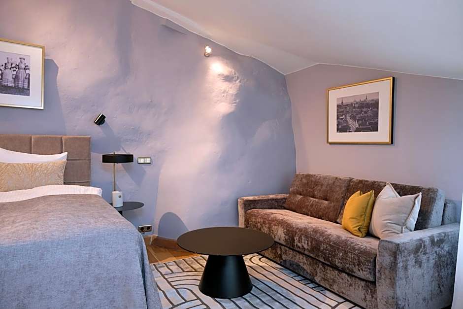 The Three Sisters Hotel