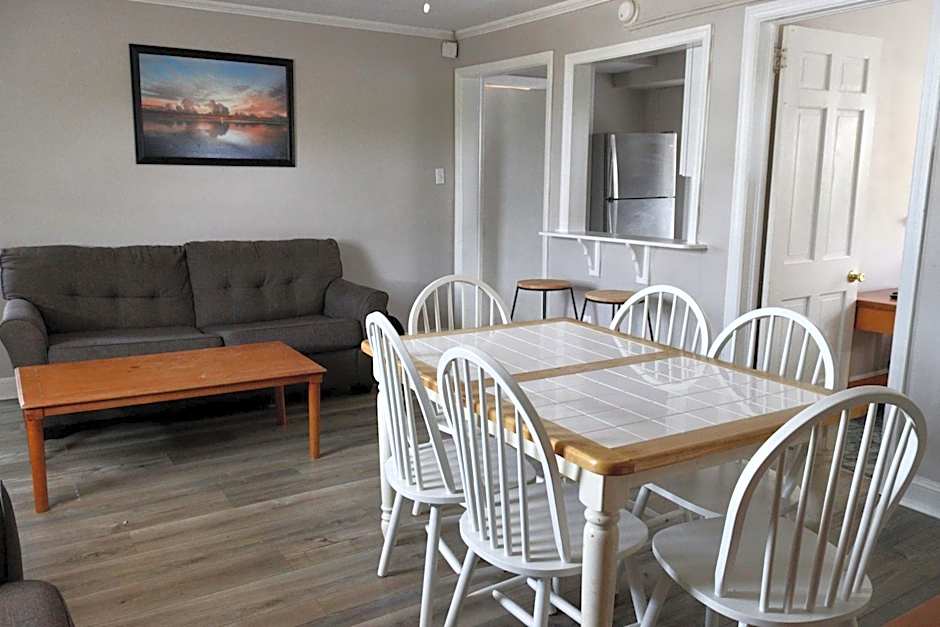 The Burgundy Inn Hotel and Apartments