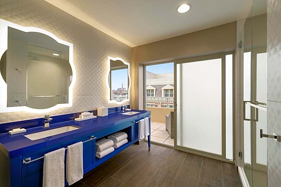Hotel Indigo Naperville Riverwalk By IHG
