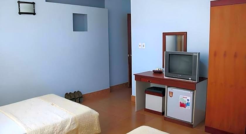 Ciao CatBa Hotel