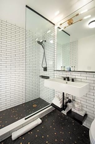 Accessible Queen Room