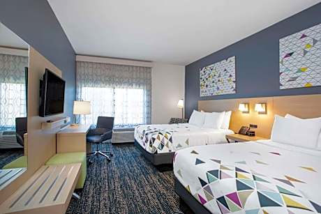 2 Queen Beds  Non-Smoking