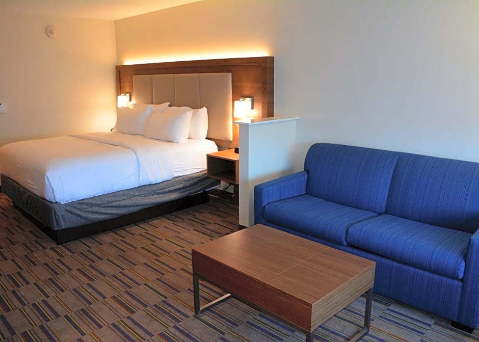 Holiday Inn Express & Suites Pittsburgh - Monroeville