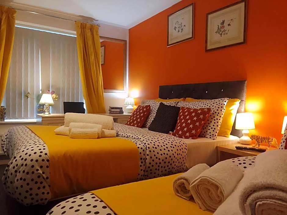 Cosy Stay in Walsall by Ideal Home