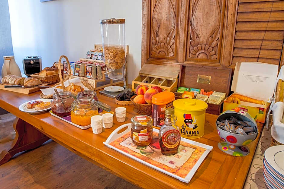 Logis Hôtels - Hôtel et Restaurant Les Voyageurs