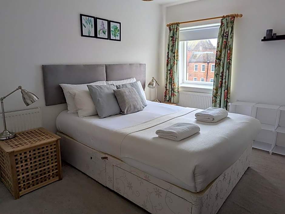 East Pallant Bed and Breakfast, Located in Large Georgian Townhouse in Central Chichester