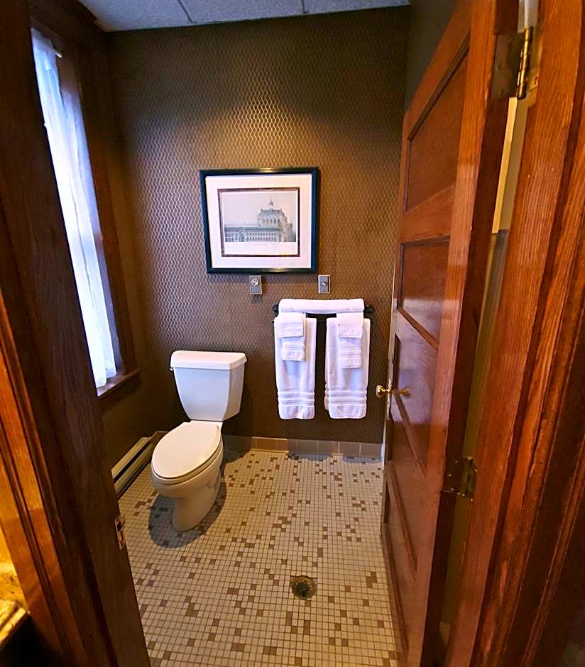 Altland House Inn & Suites