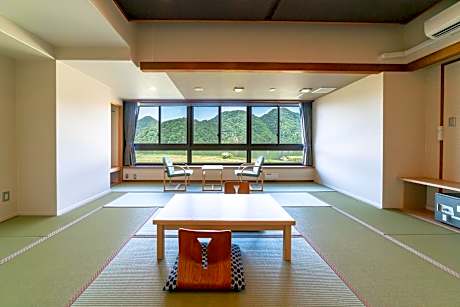 Standard Japanese-Style-Room 42 square yards (River Side) - Shower Only - Non-Smoking
