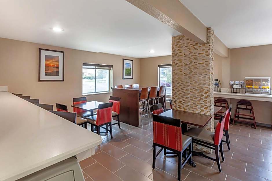 Clarion Pointe Racine - Mount Pleasant
