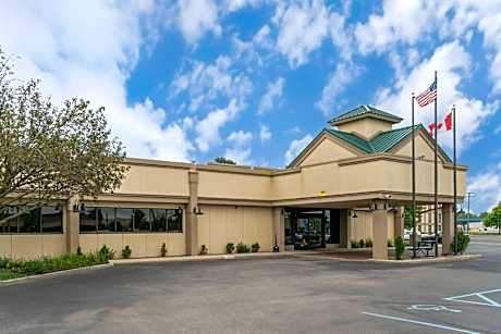Quality Inn & Suites Monroe