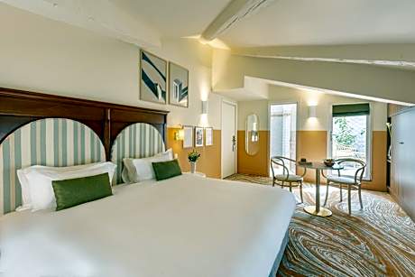 Junior King Suite