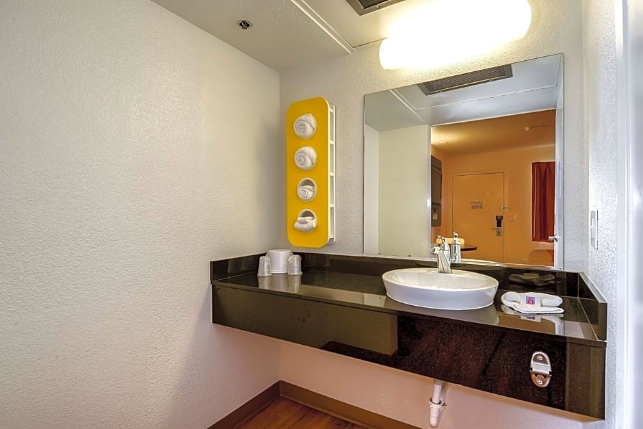 Motel 6-Carlsbad, CA Beach