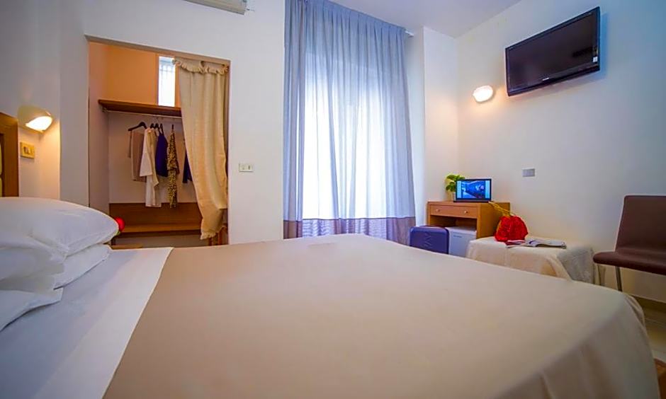 Mediterraneo Hotel & Suites