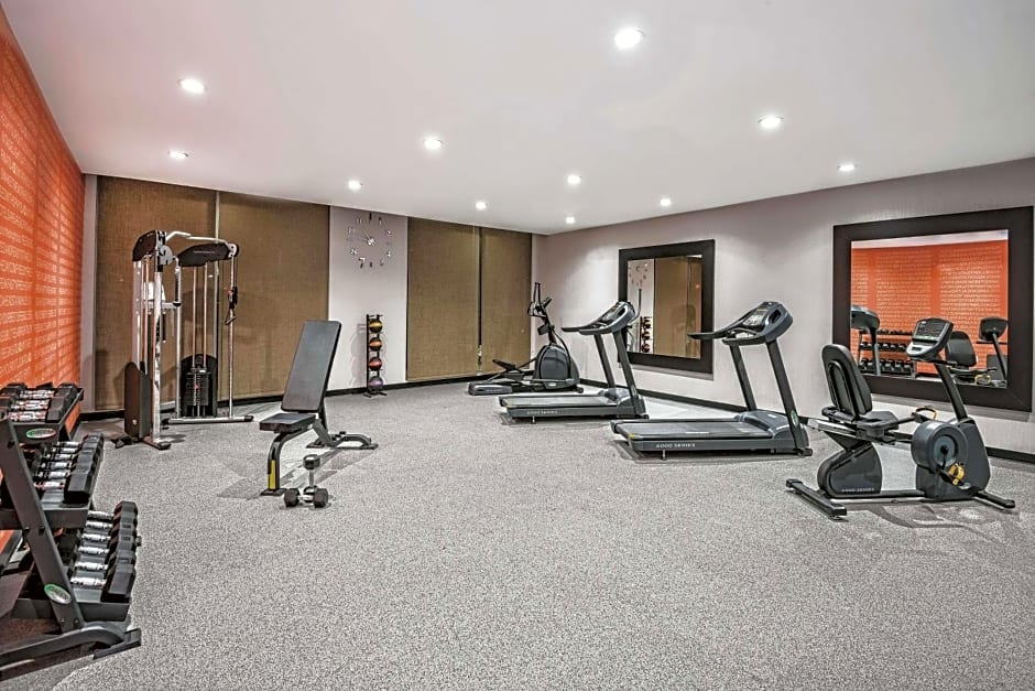 La Quinta Inn & Suites by Wyndham Dallas Grand Prairie North