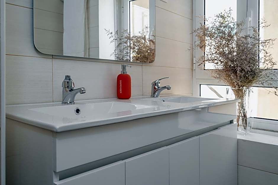 Peach Hostel & Suites