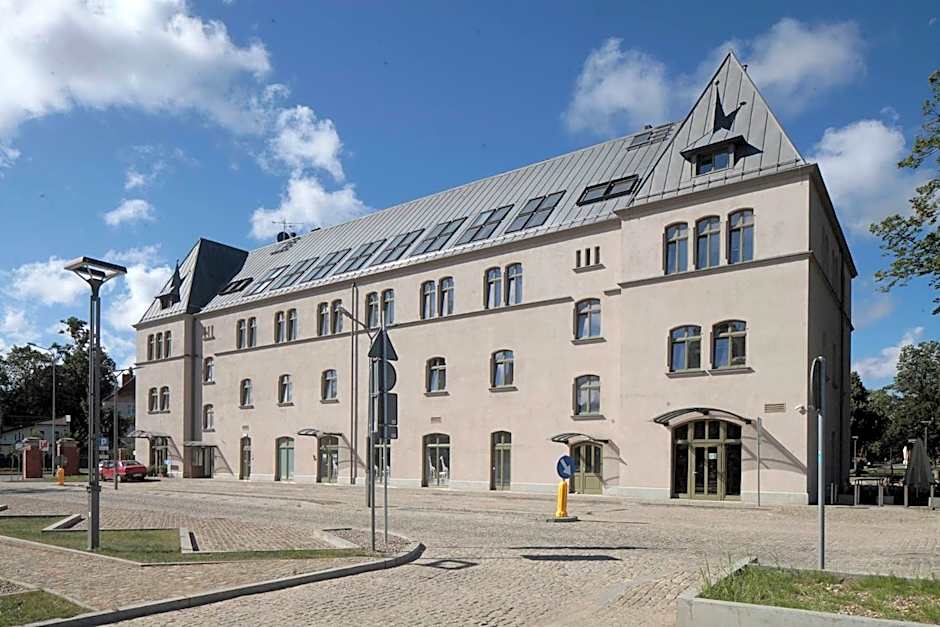 Lofty Kampus Garnizon