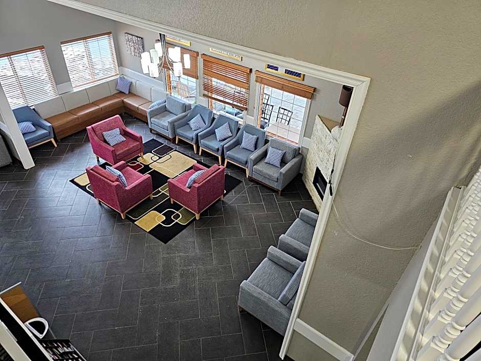 AmericInn by Wyndham Grinnell